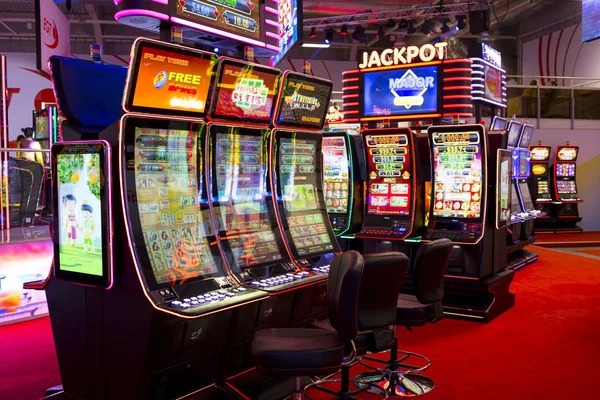 Live baccarat table selection interface on pos4d com
